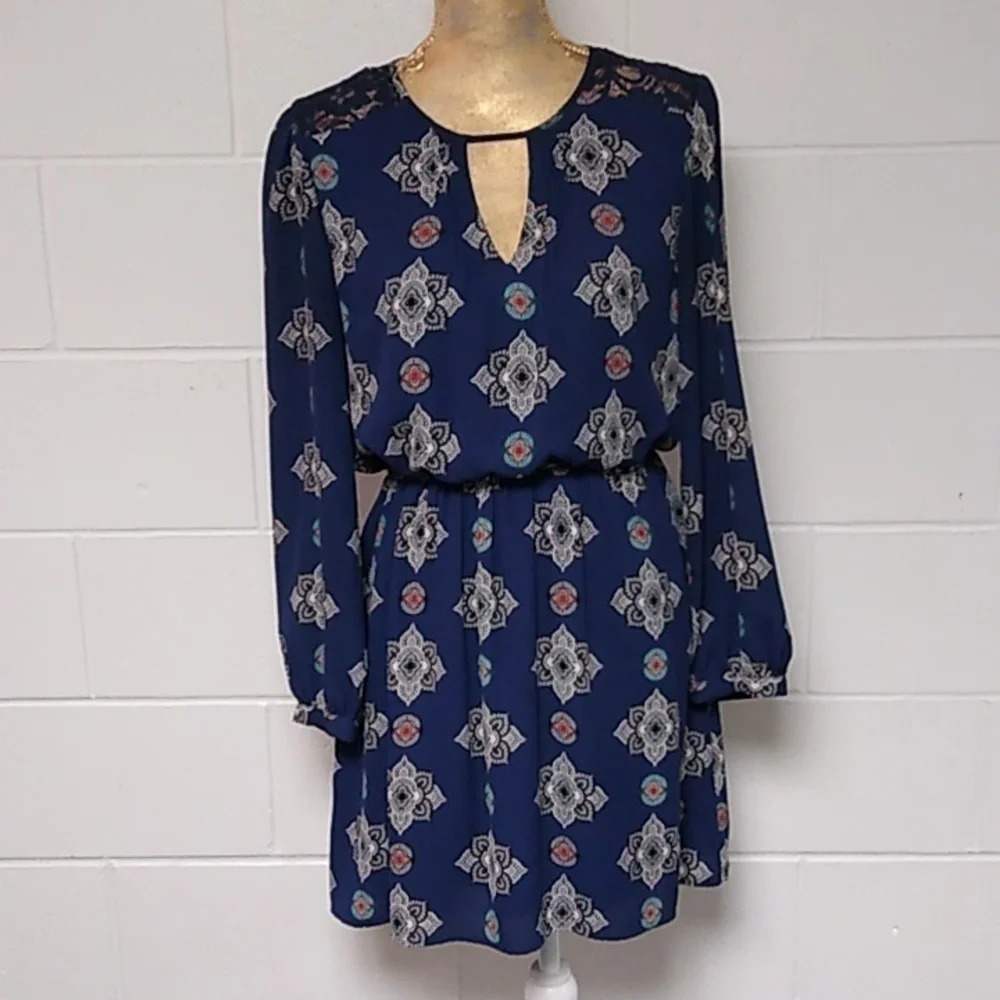 EXPRESS BOHO MOROCCAN PRINT,LACE SHOULDERS, FULL, LONG SLEEVES, DREโฆ - Picture 9 of 9